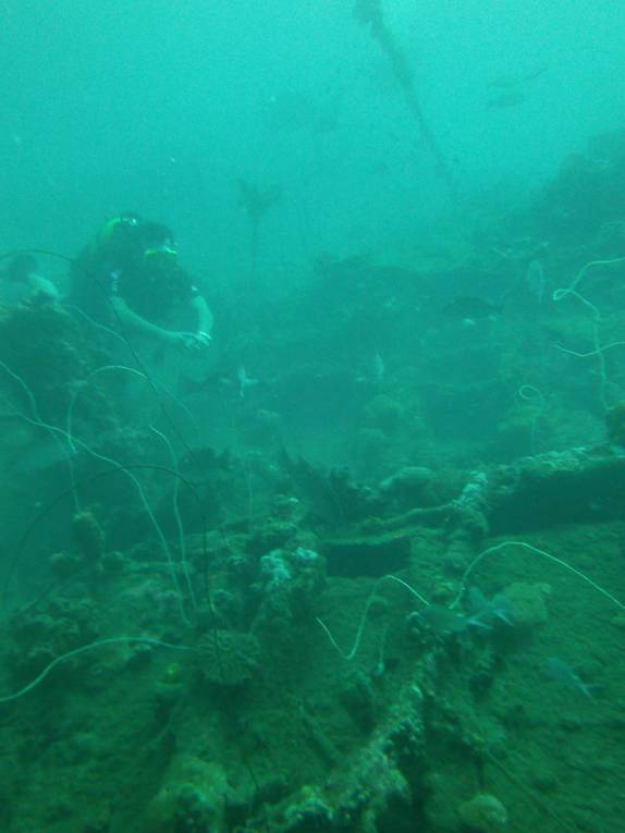 Explorando naufrágio da época da erupção de 1902, em St. Pierre, no norte de Martinica